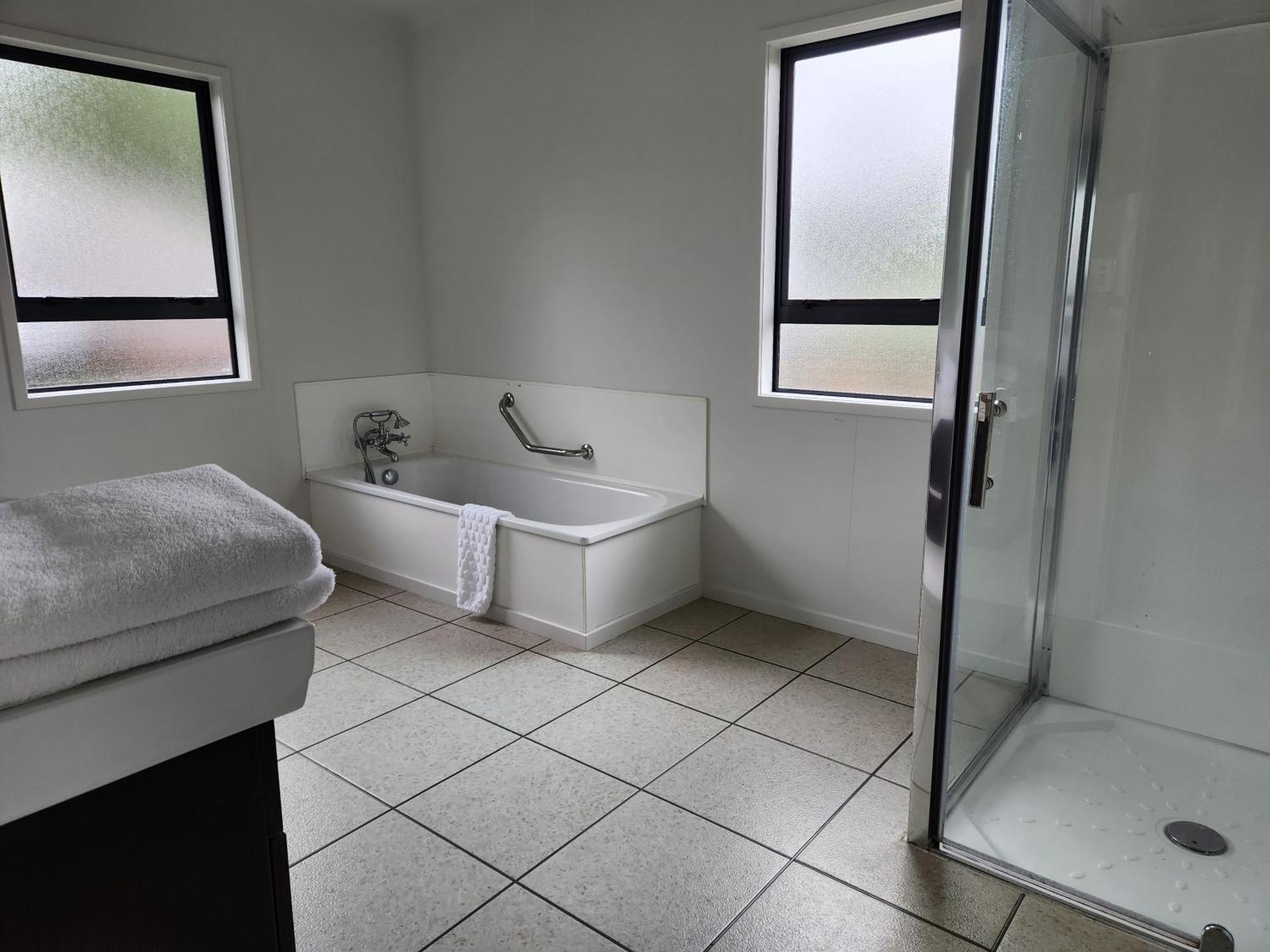 Cedar House Bed and Breakfast Gisborne Buitenkant foto