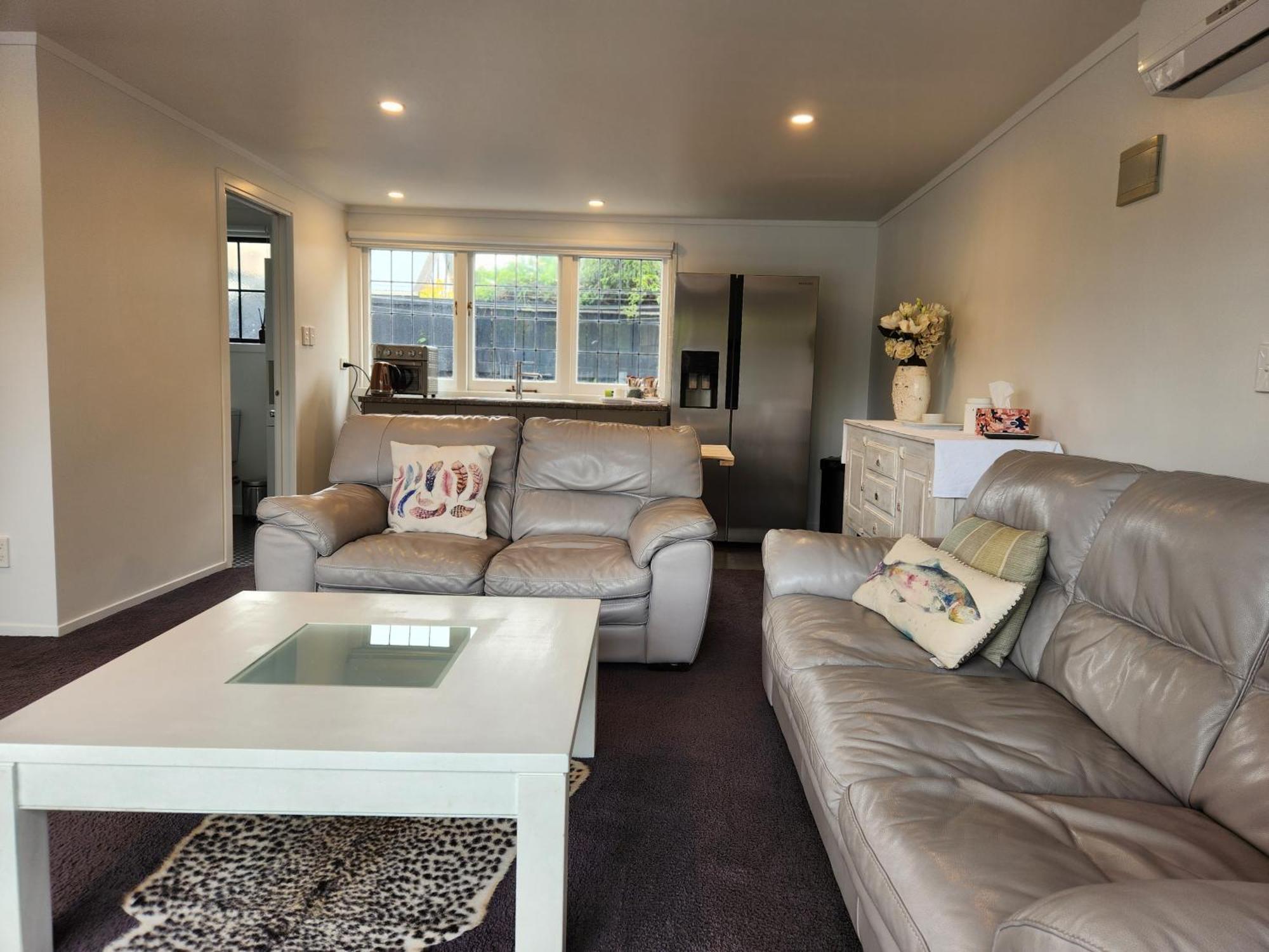 Cedar House Bed and Breakfast Gisborne Buitenkant foto